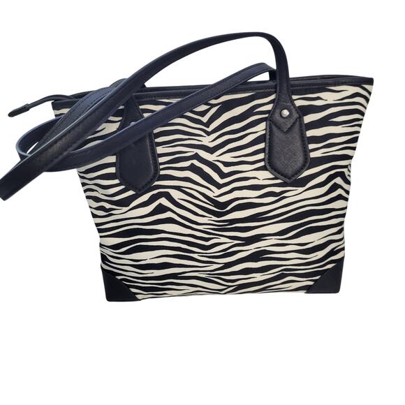 Michael Kors Eva Black & White Zebra Animal Print Nylon Tote Bag NWT 112625-1Cl3 - Picture 4 of 9